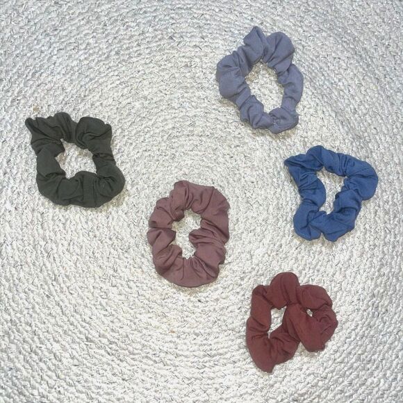 SCRUNCHIES!!! $1 Each (or 5 for $4) - Picture 4 of 6